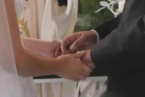 男人注定双妻命,这样的婚姻生活究竟如何? 男人注定双妻命,这样的婚姻生活究竟如何?