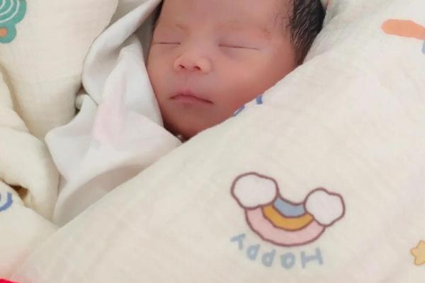 十一长假期间出生的宝宝如何起个好名字 十一长假期间出生的宝宝如何起个好名字