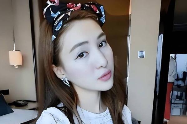 从郭美美八字看她的命运走向，竟然如此巧合