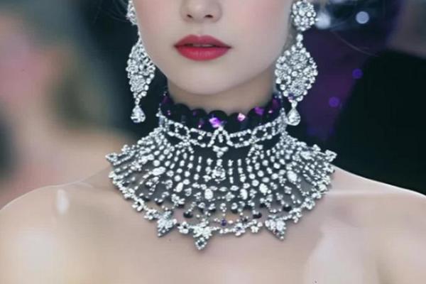 欧洲女性名字的独特魅力与选取技巧 欧洲女性名字的独特魅力与选取技巧