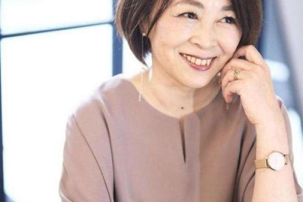 告别八字纹，这些方法帮你重拾年轻状态