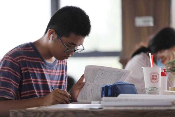 生辰八字透露孩子命运，发现孩子缺什么，早知道早受益