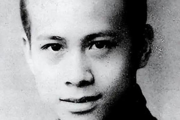 李家诚生辰八字全解析:影响他事业与人生的重要因素 李家诚生辰八字全解析:影响他事业与人生的重要因素