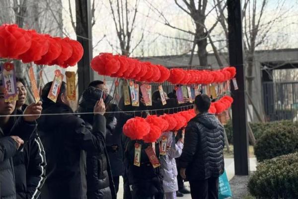 台湾过农历新年:从庙会到家庭聚会的温馨时光 台湾过农历新年:从庙会到家庭聚会的温馨时光